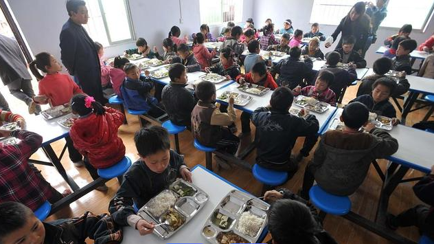 基础薄弱区域学位供应量体裁衣加强教育资源跨学段调整 基础薄弱区域学位供应量体裁衣加强教育资源跨学段调整